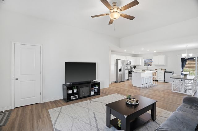 5535 SWEETGUM CIR, Columbia, MO 65202