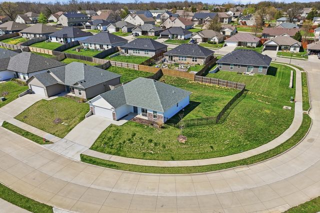 5535 SWEETGUM CIR, Columbia, MO 65202