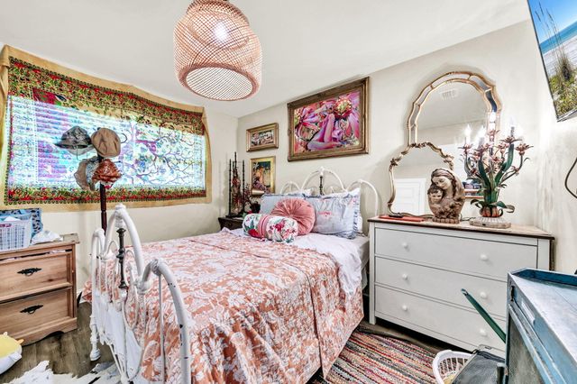 90 Jones Drive, Freeport, FL 32439