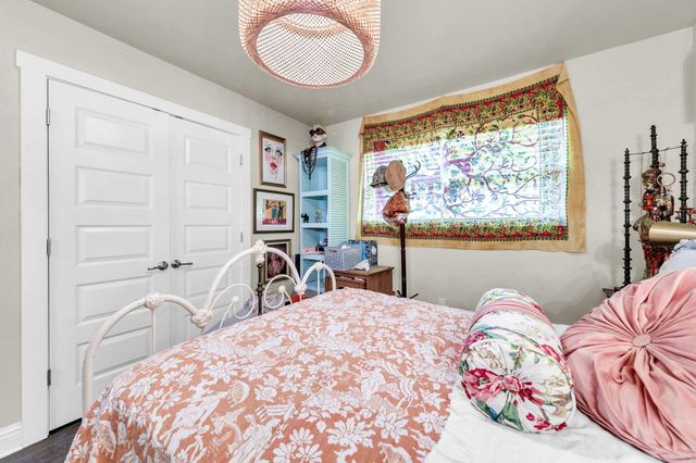 90 Jones Drive, Freeport, FL 32439