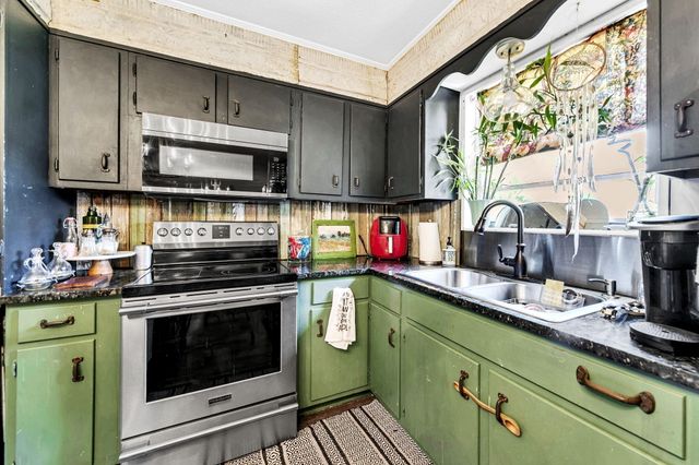 90 Jones Drive, Freeport, FL 32439