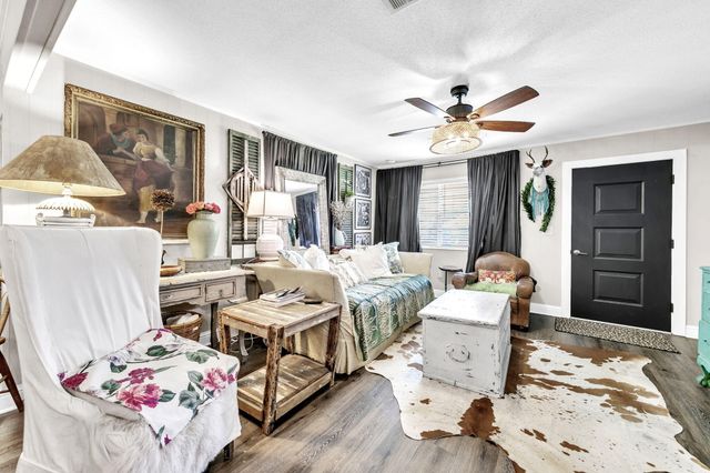 90 Jones Drive, Freeport, FL 32439