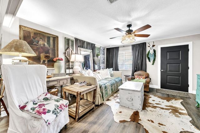 90 Jones Drive, Freeport, FL 32439