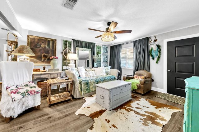 90 Jones Drive, Freeport, FL 32439