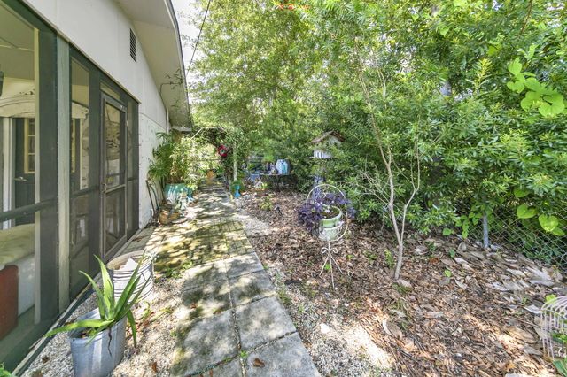 90 Jones Drive, Freeport, FL 32439