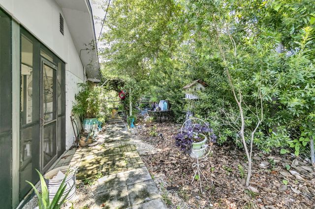 90 Jones Drive, Freeport, FL 32439