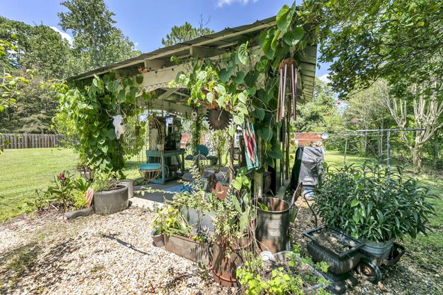 90 Jones Drive, Freeport, FL 32439