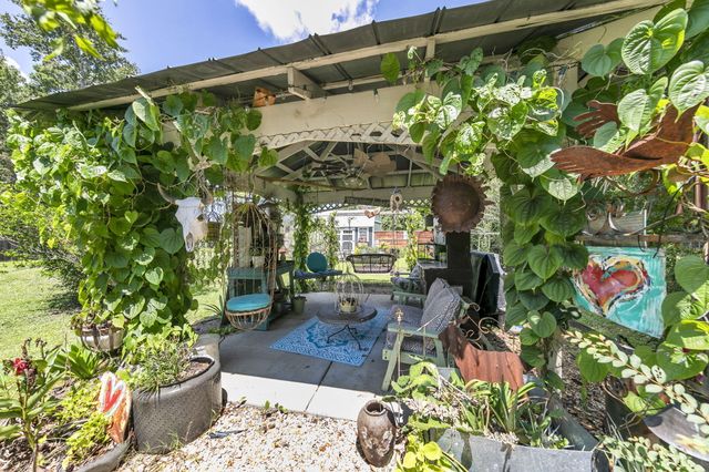 90 Jones Drive, Freeport, FL 32439