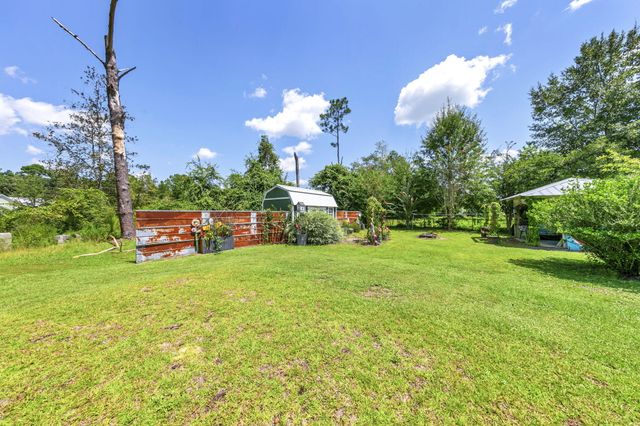 90 Jones Drive, Freeport, FL 32439