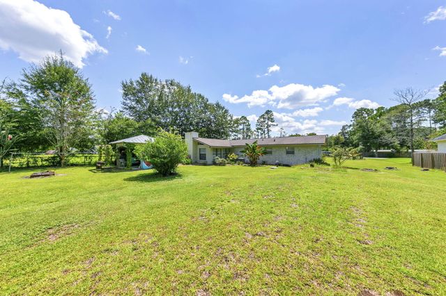 90 Jones Drive, Freeport, FL 32439