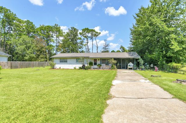 90 Jones Drive, Freeport, FL 32439