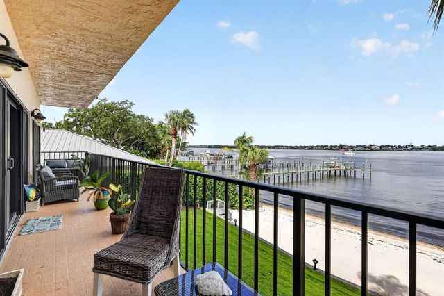 624 SW St Lucie Crescent 208, Stuart, FL 34994