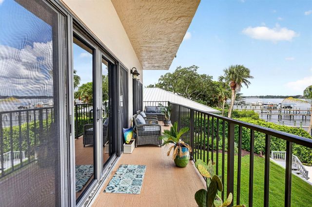 624 SW St Lucie Crescent 208, Stuart, FL 34994