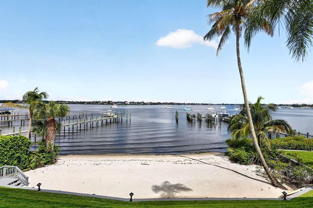 624 SW St Lucie Crescent 208, Stuart, FL 34994