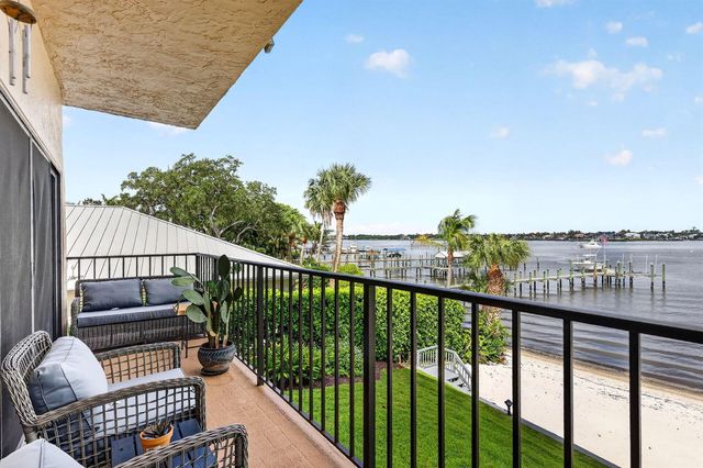 624 SW St Lucie Crescent 208, Stuart, FL 34994