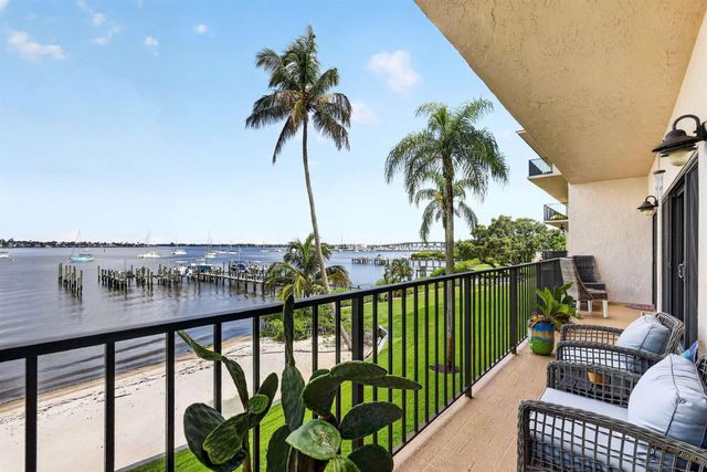 624 SW St Lucie Crescent 208, Stuart, FL 34994