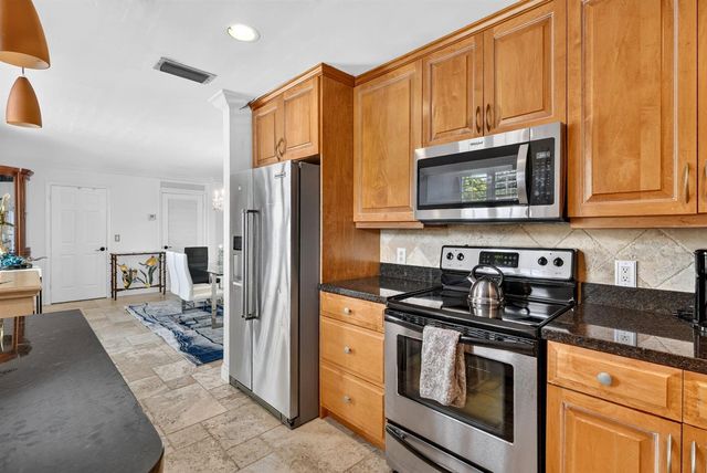 624 SW St Lucie Crescent 208, Stuart, FL 34994