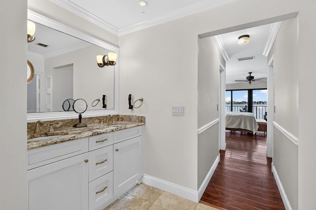 624 SW St Lucie Crescent 208, Stuart, FL 34994