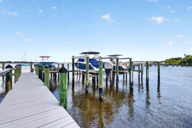624 SW St Lucie Crescent 208, Stuart, FL 34994