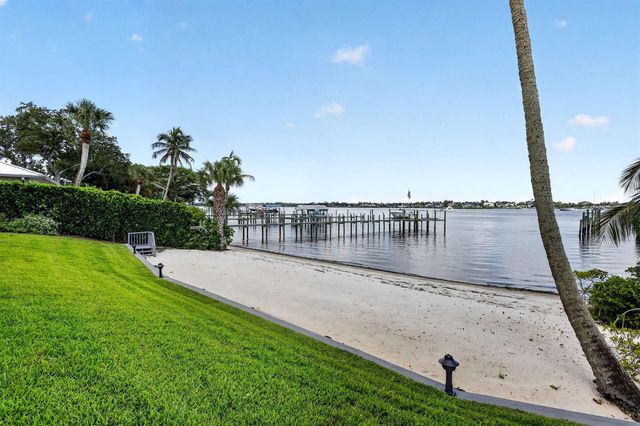 624 SW St Lucie Crescent 208, Stuart, FL 34994
