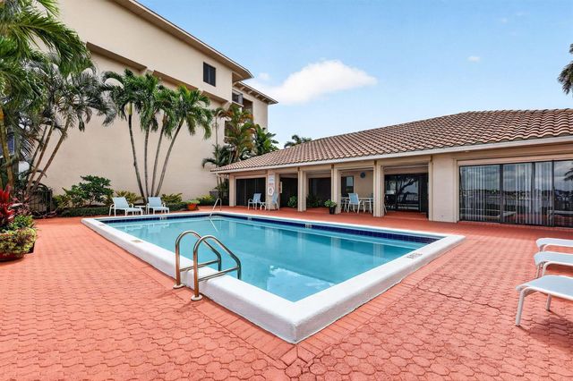 624 SW St Lucie Crescent 208, Stuart, FL 34994
