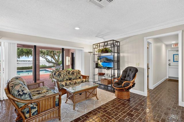 624 SW St Lucie Crescent 208, Stuart, FL 34994