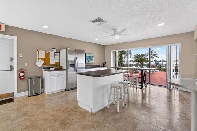 624 SW St Lucie Crescent 208, Stuart, FL 34994