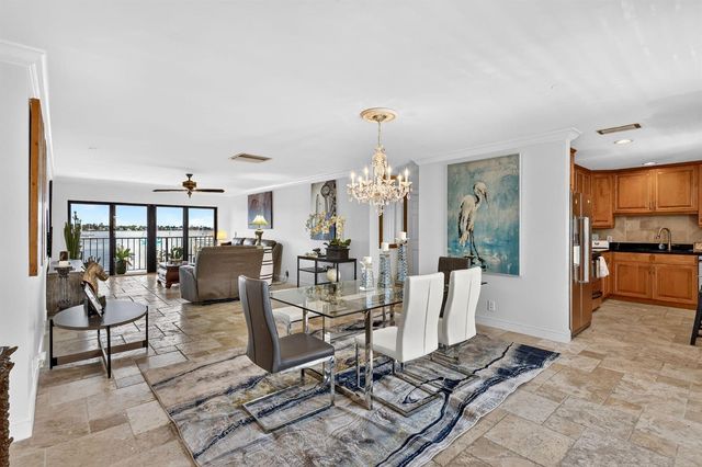 624 SW St Lucie Crescent 208, Stuart, FL 34994