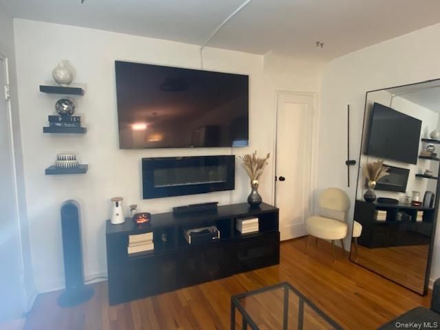 260-40 73rd. Avenue 1st floor, Glen Oaks, NY 11004