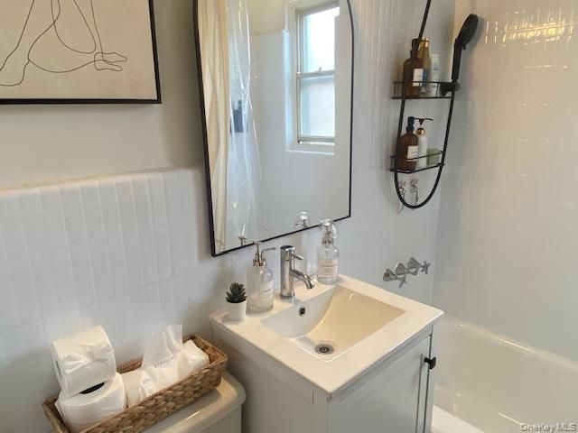 260-40 73rd. Avenue 1st floor, Glen Oaks, NY 11004