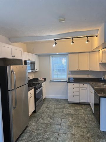 6 School St 6, Milton, MA 02186