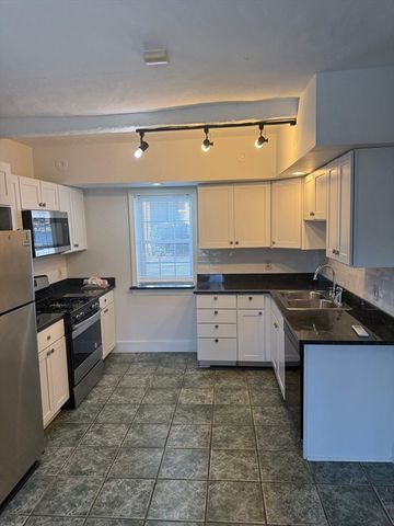 6 School St 6, Milton, MA 02186