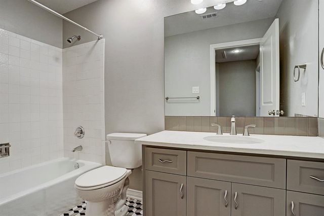 12625 Memorial Drive 109, Houston, TX 77024