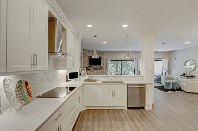 12625 Memorial Drive 109, Houston, TX 77024