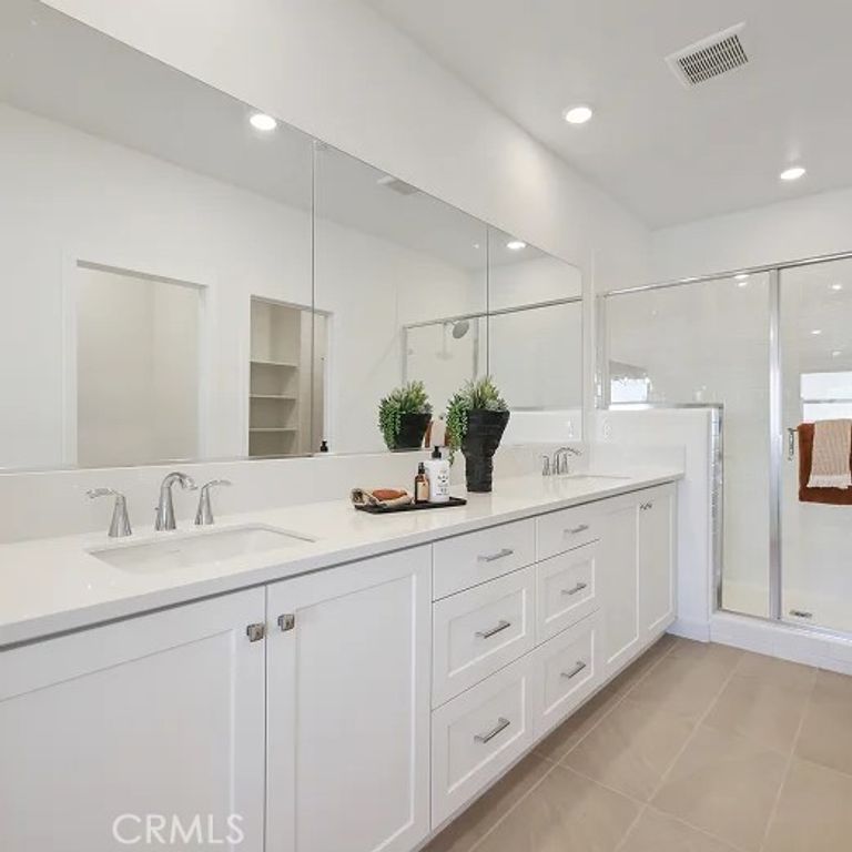 Image 14 of property listing at 1978 Lupine Terrace, Montebello, CA 90640