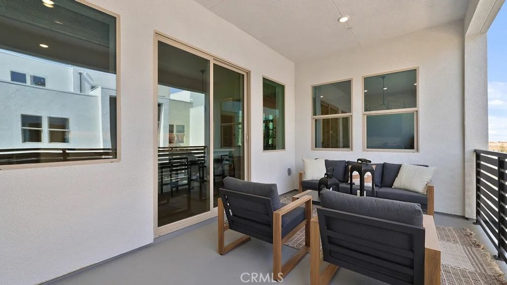 Image 9 of property listing at 1978 Lupine Terrace, Montebello, CA 90640
