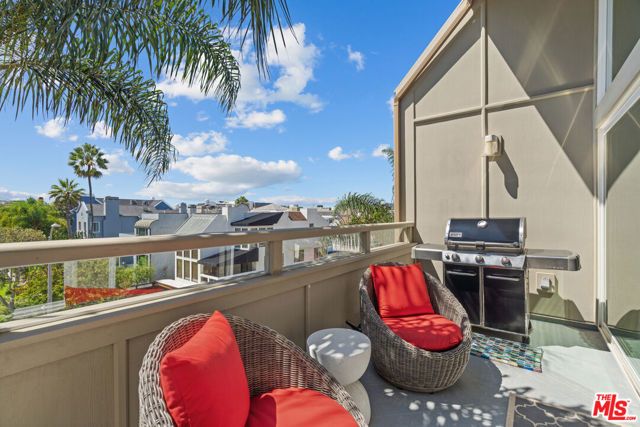 4200 Via Dolce 328, Los Angeles, CA 90292