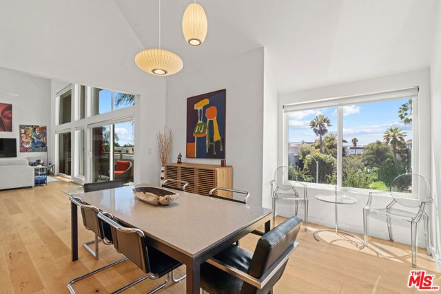 4200 Via Dolce 328, Los Angeles, CA 90292