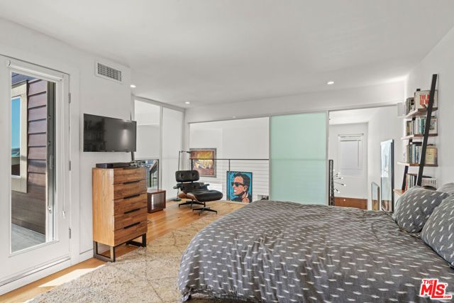 4200 Via Dolce 328, Los Angeles, CA 90292