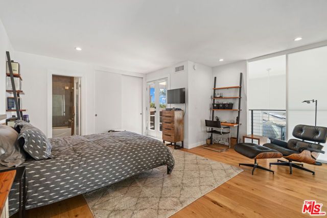 4200 Via Dolce 328, Los Angeles, CA 90292