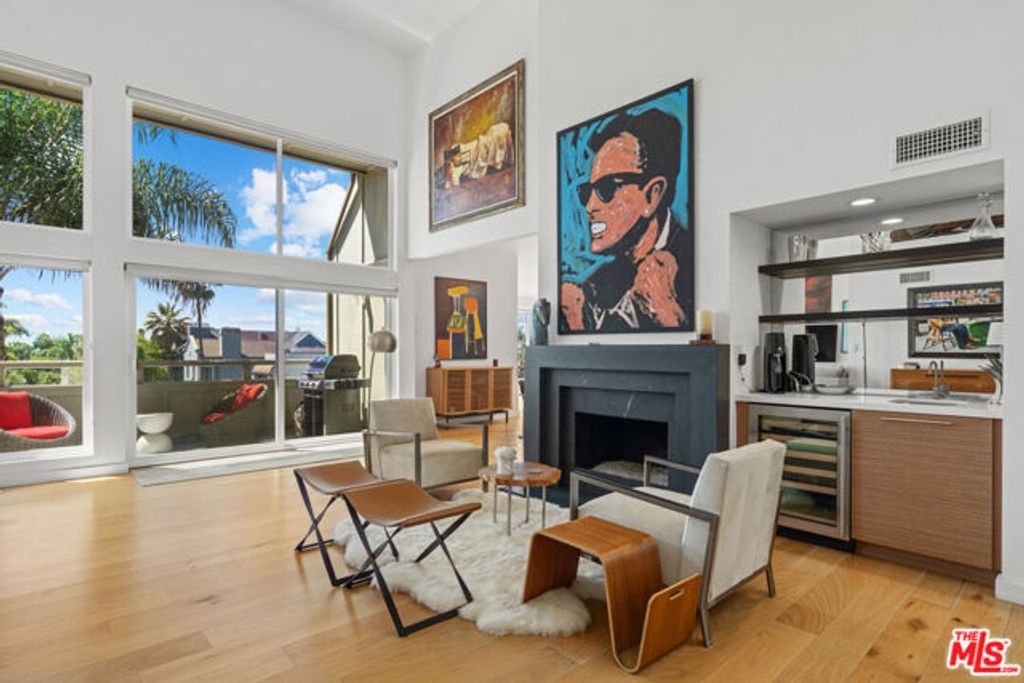 4200 Via Dolce 328, Los Angeles, CA 90292