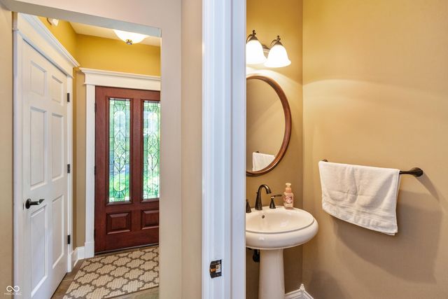 3750 S Whitehorse Road, Nashville, IN 47448