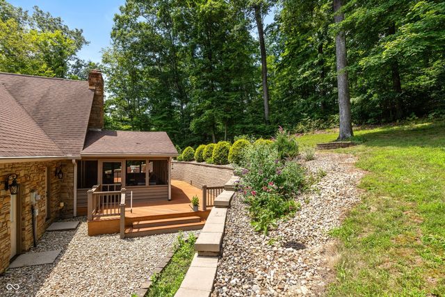 3750 S Whitehorse Road, Nashville, IN 47448