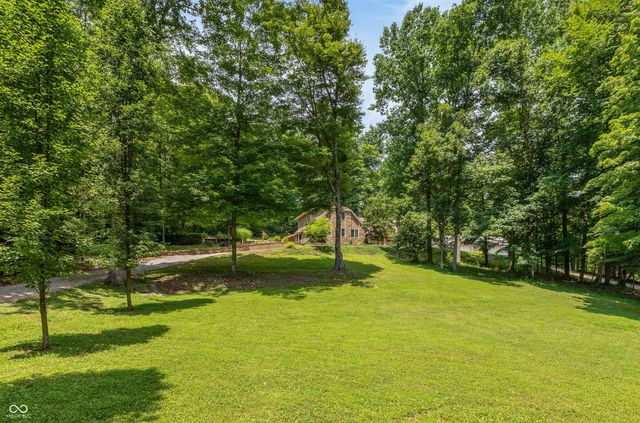 3750 S Whitehorse Road, Nashville, IN 47448