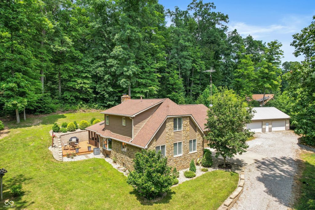 3750 S Whitehorse Road, Nashville, IN 47448