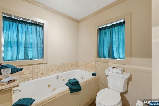 81 Sergeantsville Road, Flemington, NJ 08822