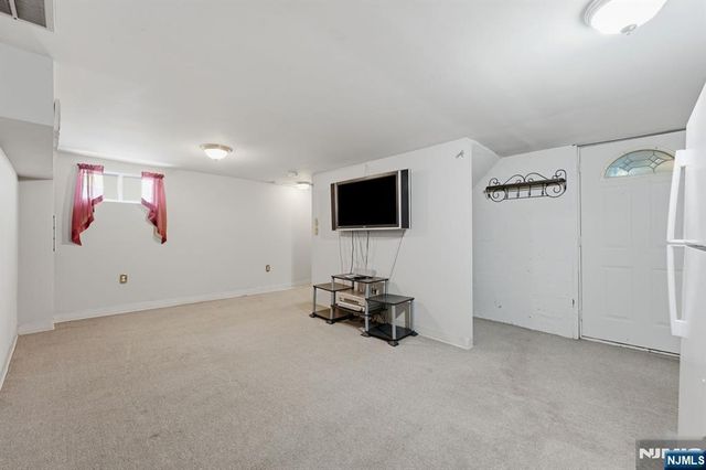 81 Sergeantsville Road, Flemington, NJ 08822