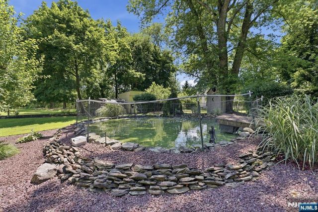 81 Sergeantsville Road, Flemington, NJ 08822