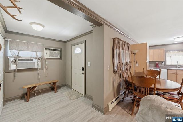 81 Sergeantsville Road, Flemington, NJ 08822