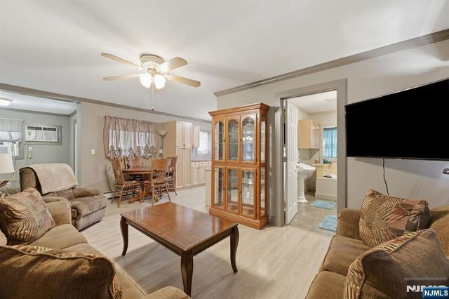 81 Sergeantsville Road, Flemington, NJ 08822